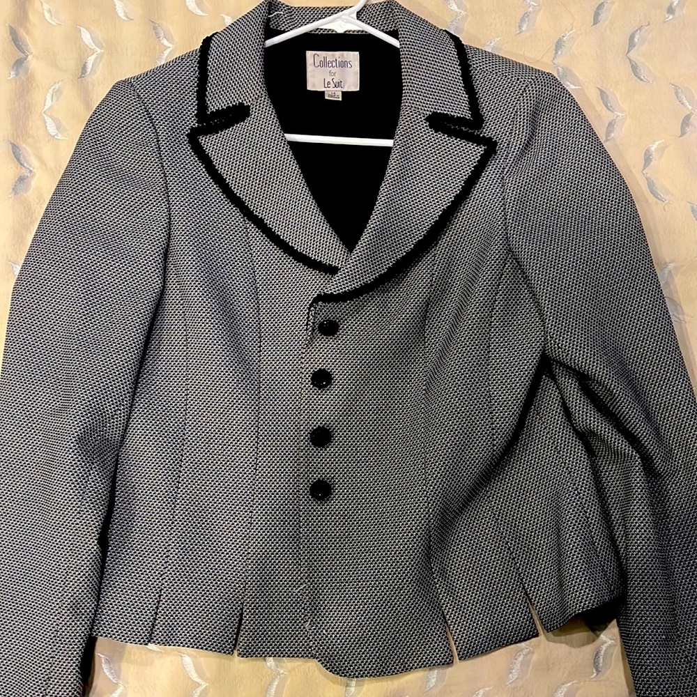 Le Suit Black and White Blazer, Size 14